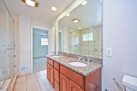 Bath - 7892 Kimbee Dr, Cincinnati, OH 45244 photo 3 of 10