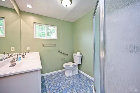 Bath - 7892 Kimbee Dr, Cincinnati, OH 45244 photo 6 of 10