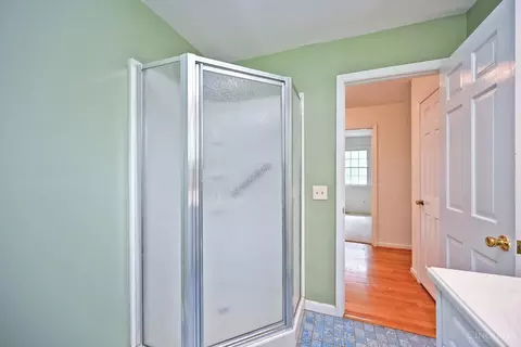 Bath - 7892 Kimbee Dr, Cincinnati, OH 45244 photo 8 of 10