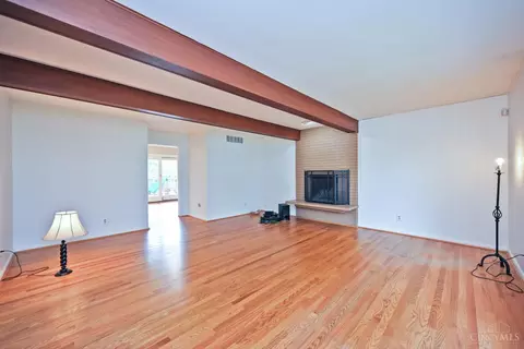 Living - 7892 Kimbee Dr, Cincinnati, OH 45244 photo 1 of 7