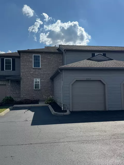 2203 Teardrop Ave, Columbus, OH 43235