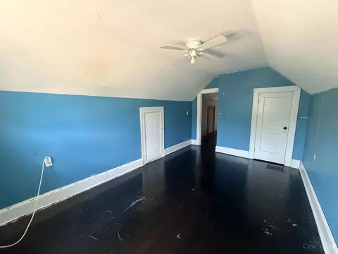 Bedroom - 1633 First Ave, Cincinnati, OH 45205 photo 1 of 2