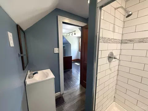 Bath - 1633 First Ave, Cincinnati, OH 45205 photo 1 of 2