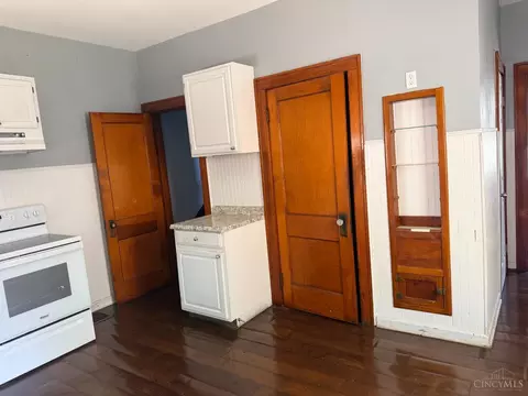 Kitchen - 1633 First Ave, Cincinnati, OH 45205 photo 1 of 3