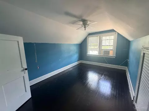 Bedroom - 1633 First Ave, Cincinnati, OH 45205 photo 2 of 2