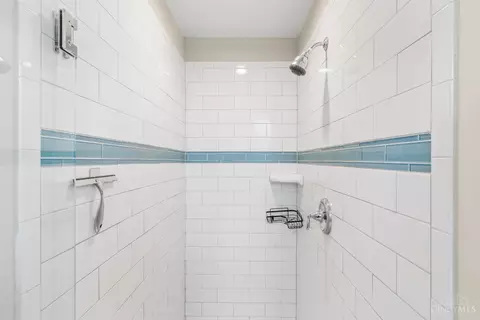 Bath - 2600 Hackberry St, Cincinnati, OH 45206 photo 4 of 5