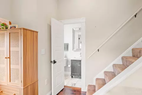Entry Way - 2600 Hackberry St, Cincinnati, OH 45206 photo 5 of 7