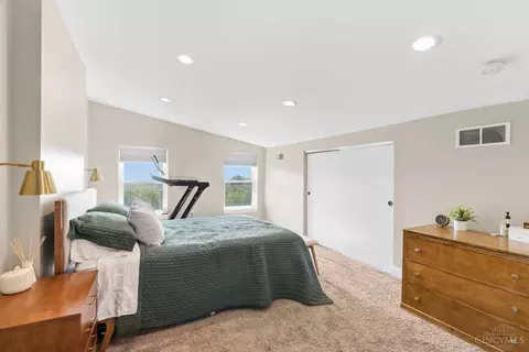 Bedroom - 2600 Hackberry St, Cincinnati, OH 45206 photo 2 of 5
