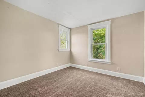 Bedroom - 954 Elberon Ave, Cincinnati, OH 45205 photo 2 of 3