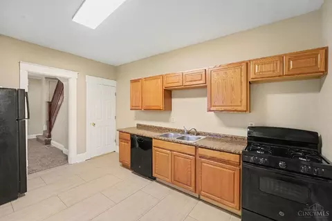 Entry Way - 954 Elberon Ave, Cincinnati, OH 45205 photo 1 of 1