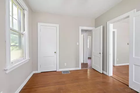 Bedroom - 4526 Clearview Ave, Cincinnati, OH 45205 photo 2 of 14