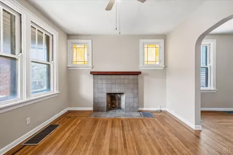 Living - 4526 Clearview Ave, Cincinnati, OH 45205 photo 2 of 16