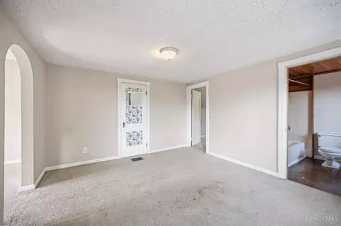 Bedroom - 4526 Clearview Ave, Cincinnati, OH 45205 photo 11 of 14