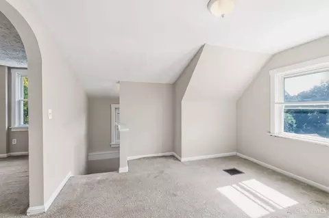 Bedroom - 4526 Clearview Ave, Cincinnati, OH 45205 photo 5 of 14
