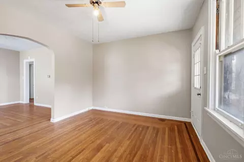 Living - 4526 Clearview Ave, Cincinnati, OH 45205 photo 3 of 16