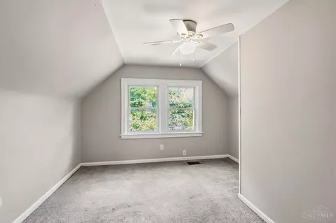 Bedroom - 4526 Clearview Ave, Cincinnati, OH 45205 photo 13 of 14