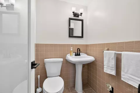 Bath - 7877 State Rd, Cincinnati, OH 45255 photo 3 of 5