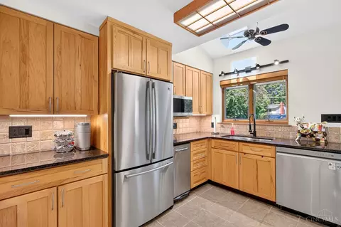 Kitchen - 7877 State Rd, Cincinnati, OH 45255 photo 3 of 4