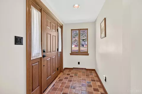Entry Way - 7877 State Rd, Cincinnati, OH 45255 photo 1 of 2