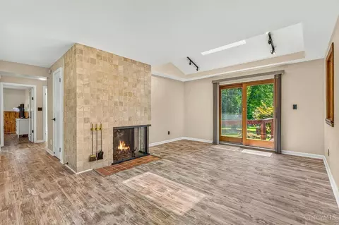 Living - 7877 State Rd, Cincinnati, OH 45255 photo 3 of 6