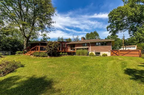 Exterior - 7877 State Rd, Cincinnati, OH 45255 photo 6 of 7