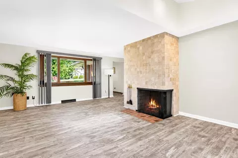 Living - 7877 State Rd, Cincinnati, OH 45255 photo 6 of 6
