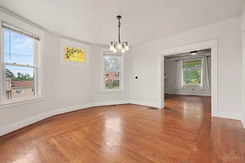 Living - 1000 Overlook Ave, Cincinnati, OH 45238 photo 6 of 6