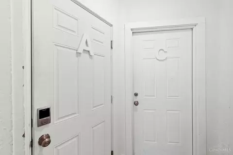 Entry Way - 16 Thirteenth St, Cincinnati, OH 45202 photo 3 of 6