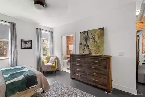 Bedroom - 16 Thirteenth St, Cincinnati, OH 45202 photo 7 of 12