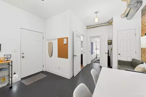 Entry Way - 16 Thirteenth St, Cincinnati, OH 45202 photo 6 of 6