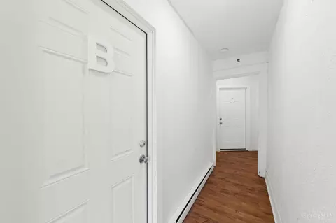 Entry Way - 16 Thirteenth St, Cincinnati, OH 45202 photo 2 of 6