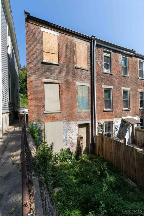 Exterior - 1575 Tremont St, Cincinnati, OH 45214 photo 4 of 4