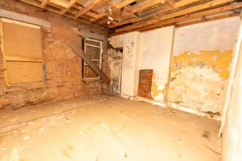 Bedroom - 1575 Tremont St, Cincinnati, OH 45214 photo 1 of 6