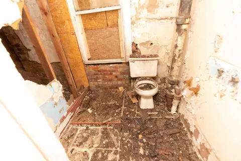 Bath - 1575 Tremont St, Cincinnati, OH 45214 photo 1 of 1