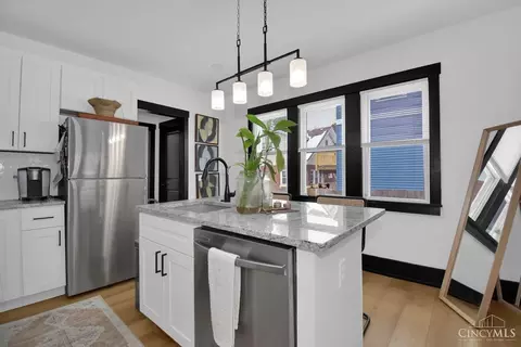 Kitchen - 3021 Melrose Ave, Cincinnati, OH 45206 photo 7 of 9