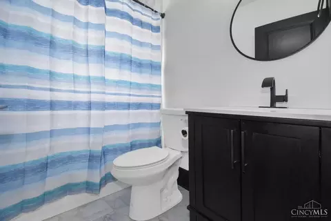 Bath - 3021 Melrose Ave, Cincinnati, OH 45206 photo 1 of 2
