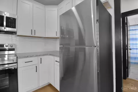 Kitchen - 3021 Melrose Ave, Cincinnati, OH 45206 photo 4 of 9