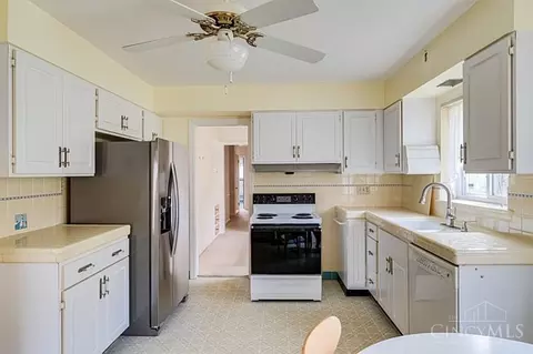 Kitchen - 6955 Carroll Ave, Cincinnati, OH 45236 photo 6 of 7