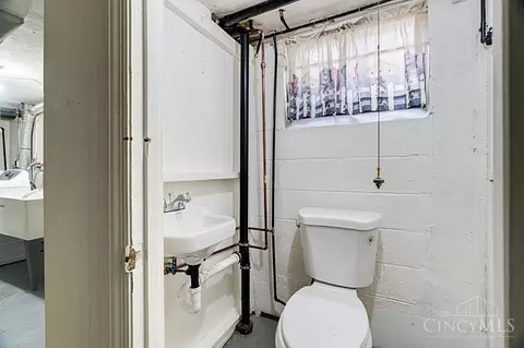 Bath - 6955 Carroll Ave, Cincinnati, OH 45236 photo 6 of 8