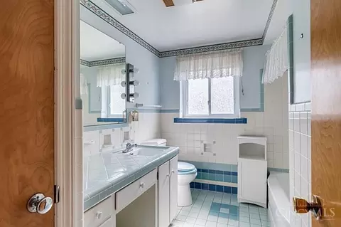 Bath - 6955 Carroll Ave, Cincinnati, OH 45236 photo 2 of 8