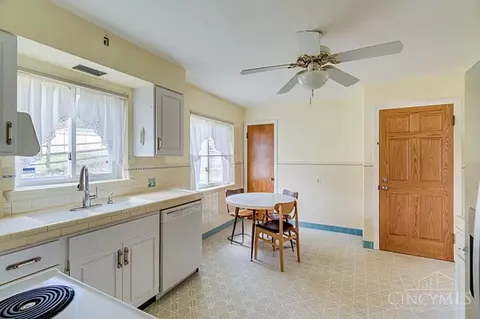 Kitchen - 6955 Carroll Ave, Cincinnati, OH 45236 photo 3 of 7