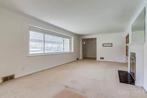 Living - 6955 Carroll Ave, Cincinnati, OH 45236 photo 6 of 8