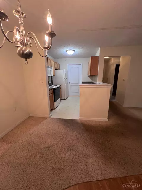 Dining - 3414 N Bend Rd, Cincinnati, OH 45239 photo 1 of 1