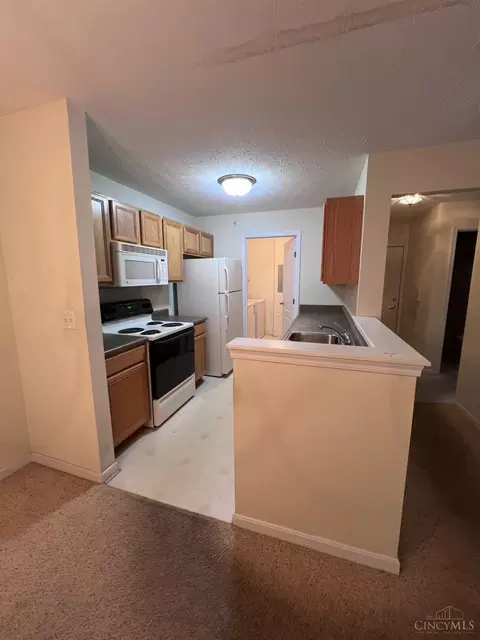 Kitchen - 3414 N Bend Rd, Cincinnati, OH 45239 photo 2 of 2
