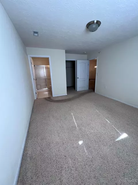 Bedroom - 3414 N Bend Rd, Cincinnati, OH 45239 photo 5 of 5