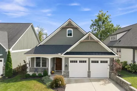 9815 Orchard Trl, Montgomery, OH 45242