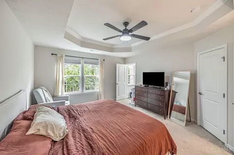 Bedroom - 822 Blackcomb Dr, Cincinnati, OH 45244 photo 2 of 10