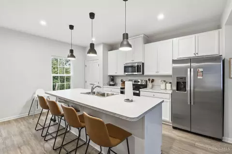 Kitchen - 822 Blackcomb Dr, Cincinnati, OH 45244 photo 3 of 6