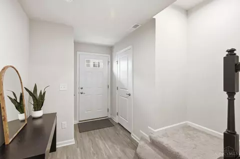 Entry Way - 822 Blackcomb Dr, Cincinnati, OH 45244 photo 2 of 4