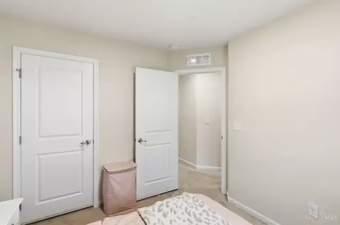 Bedroom - 822 Blackcomb Dr, Cincinnati, OH 45244 photo 7 of 10